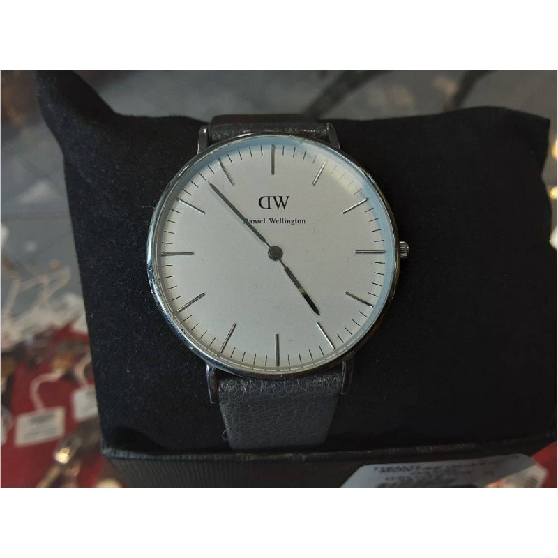 MONTRE QUARTZ DANIEL WELLINGTON