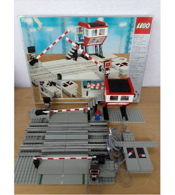 LEGO 7866 PASSAGE À NIVEAU...