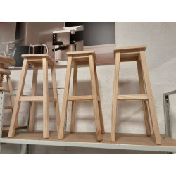TABOURET CARRE HAUT BOIS...