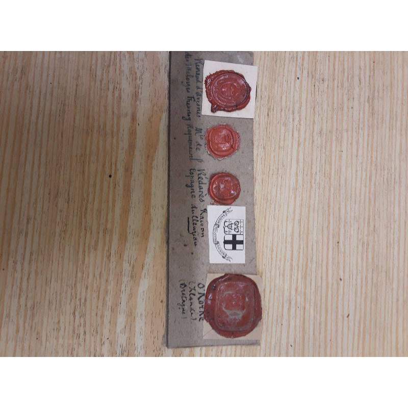4 CACHETS DE CIRE