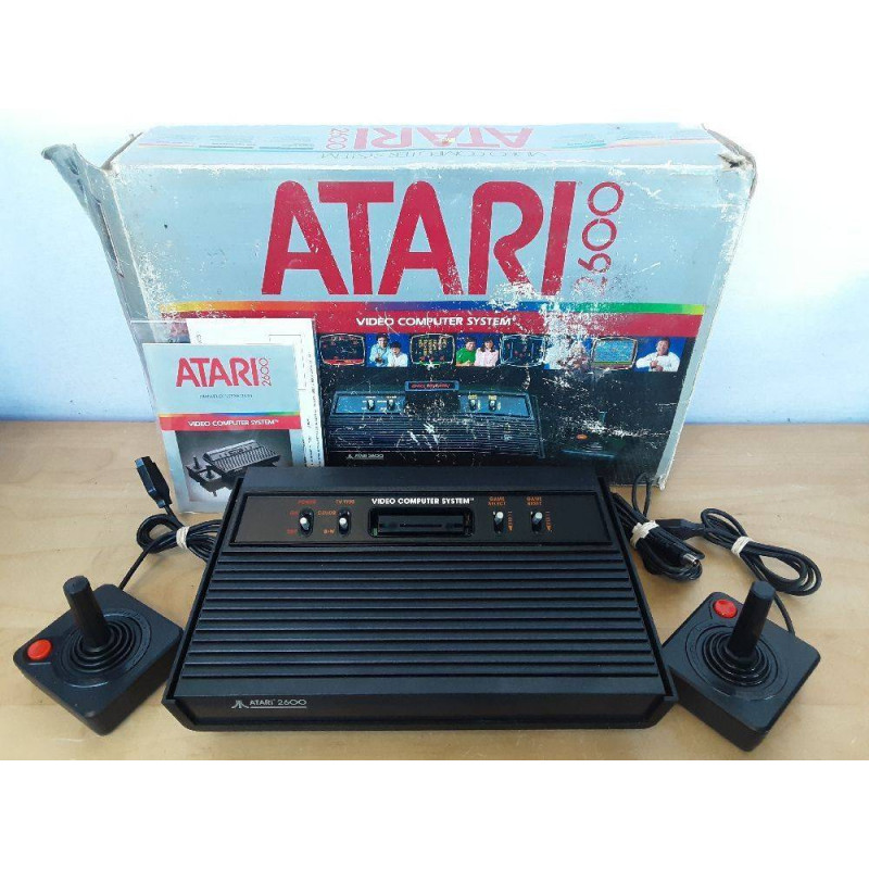 CONSOLE ATARI 2600 ( BOITE ABIMÉE - CONSOLE TRÈS PROPRE )
