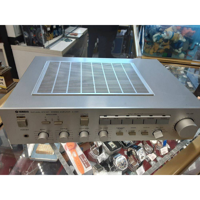 AMPLI YAMAHA A-500                    70W PAR CANAL SOUS 8 OHMS