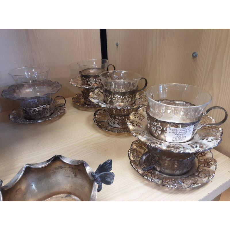 LOT 8 TASSES ET SOUCOUPES METAL ARGENTÉ