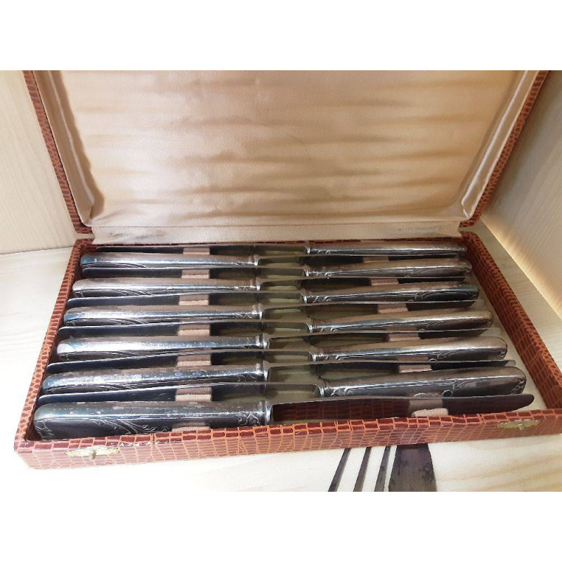 LOT 12 COUTEAUX  MÉTAL ARGENTÉ