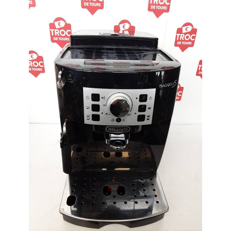 CAFETIERE  A GRAIN  DELONGHI MAGNIFICA S